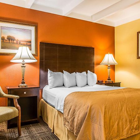 แคลเรียน โฮเต็ล แอนด์ สวีท แฮมเดน - นิว เฮเว่น Hotel ภายนอก รูปภาพ