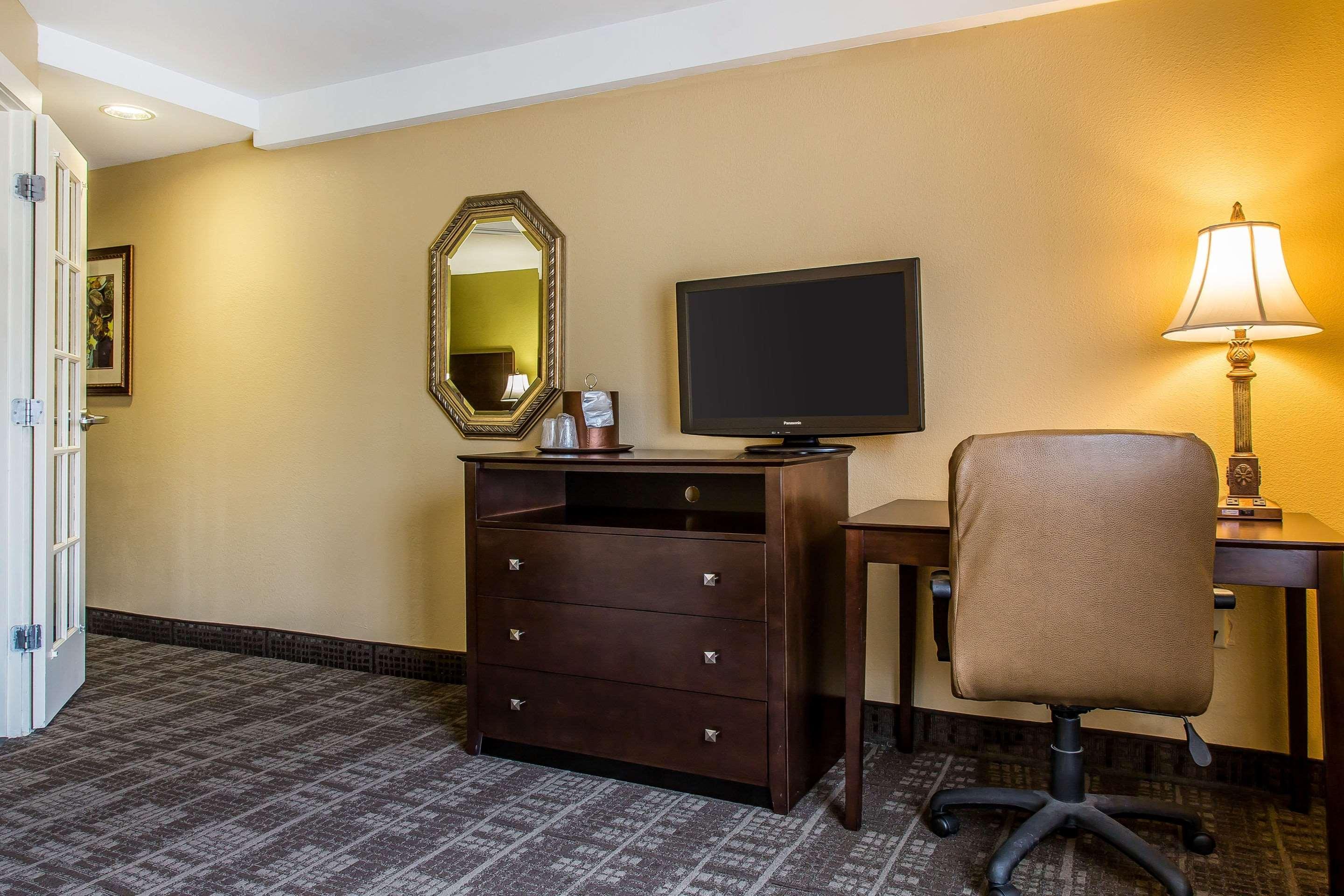 แคลเรียน โฮเต็ล แอนด์ สวีท แฮมเดน - นิว เฮเว่น Hotel ภายนอก รูปภาพ