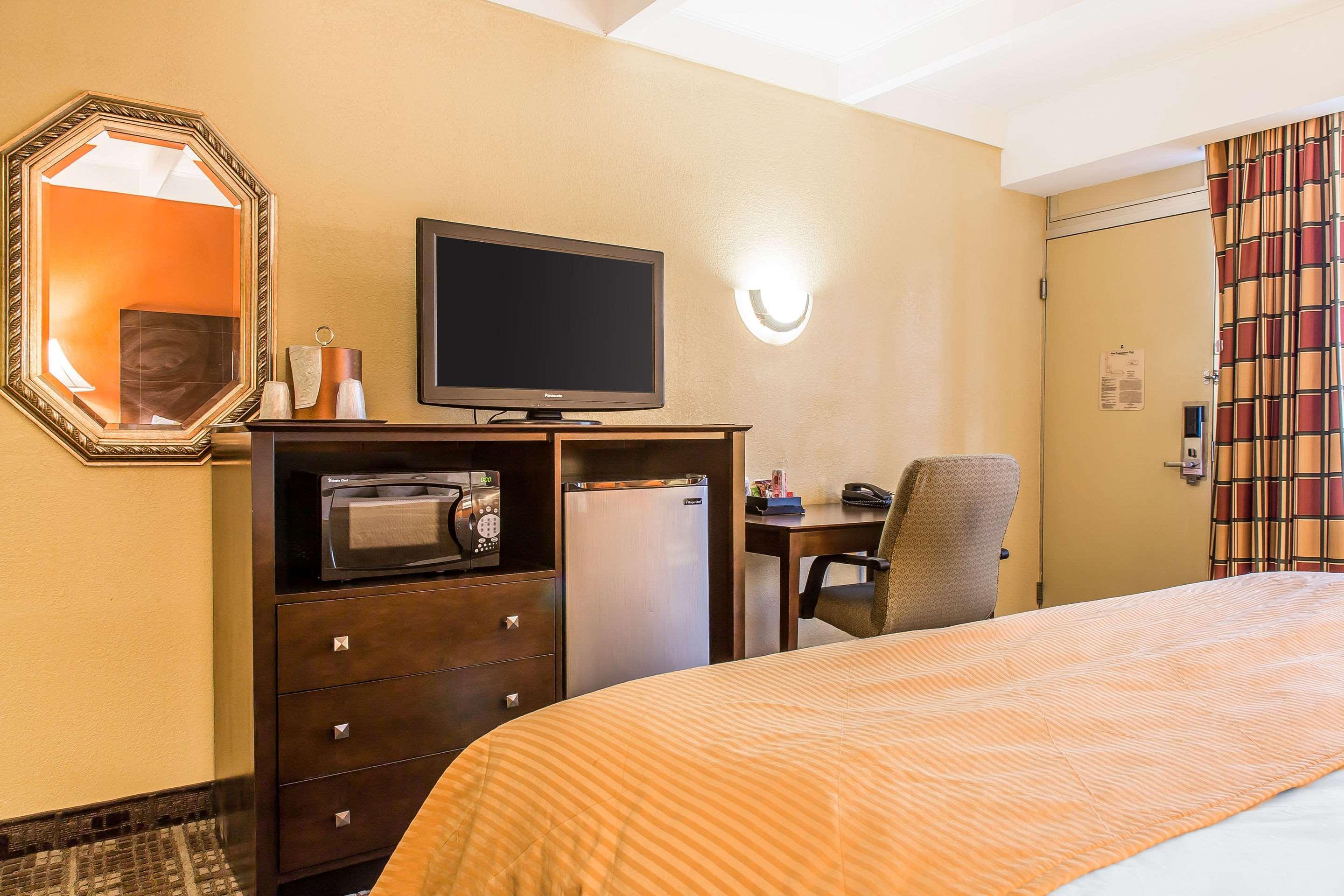 แคลเรียน โฮเต็ล แอนด์ สวีท แฮมเดน - นิว เฮเว่น Hotel ภายนอก รูปภาพ
