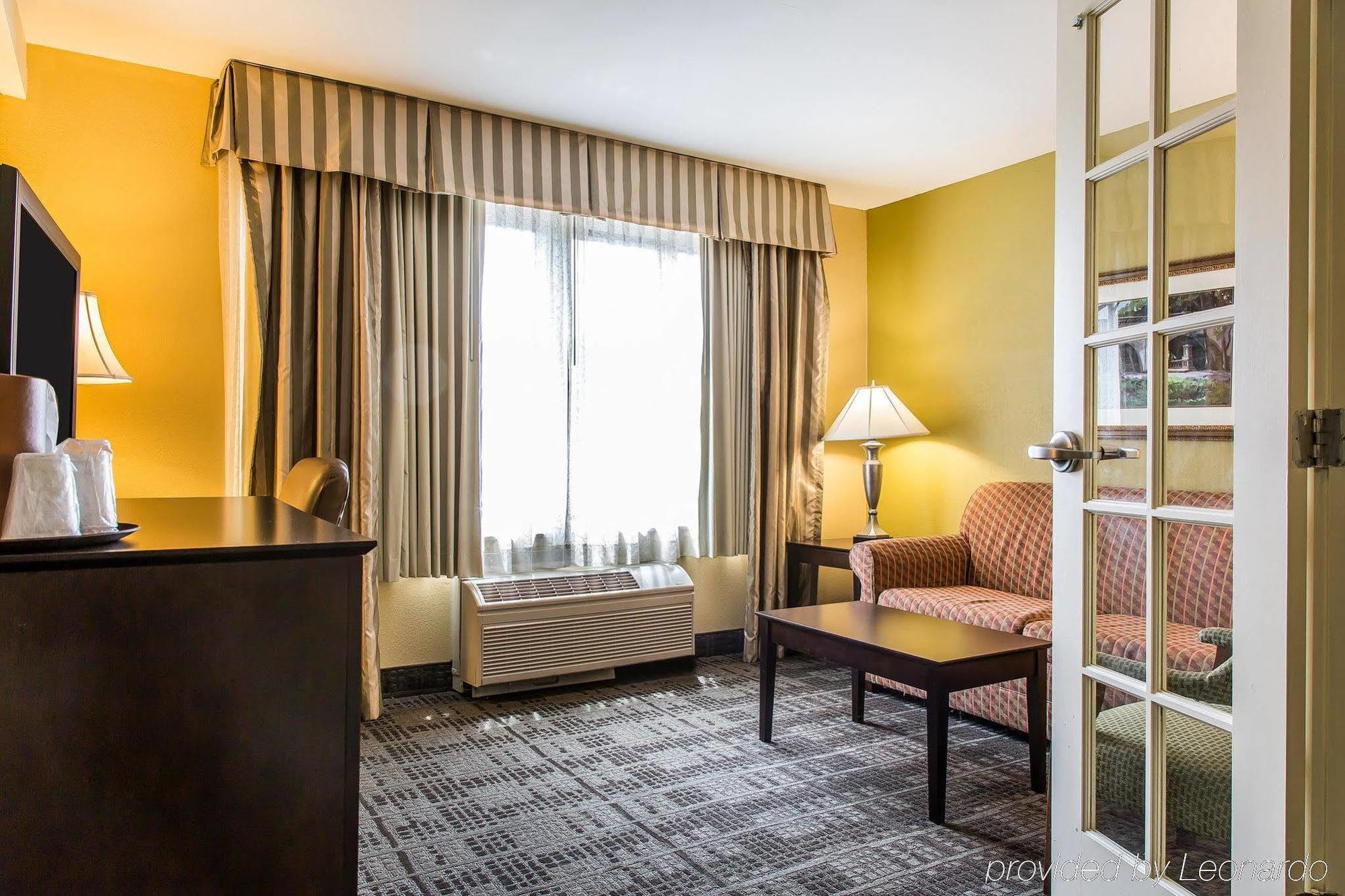 แคลเรียน โฮเต็ล แอนด์ สวีท แฮมเดน - นิว เฮเว่น Hotel ภายนอก รูปภาพ